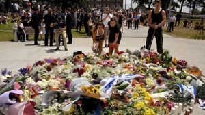 Bondi beach gun shoot 